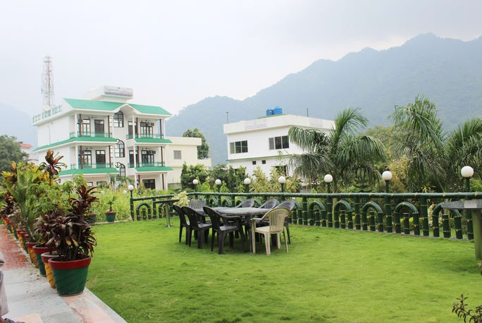 Yoga Retreats Tour